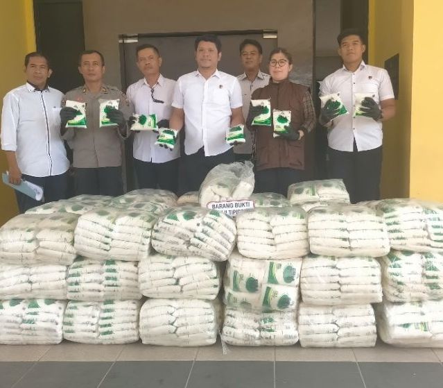 Polres Singkawang Amankan 1,7 Ton Gula Ilegal Asal Malaysia