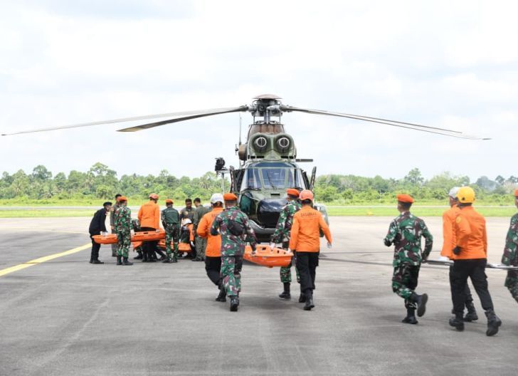 Photo of Operasi dari Lanud Supadio, TNI AU Evakuasi Korban Helikopter Hilang Kontak di Kalimantan Barat