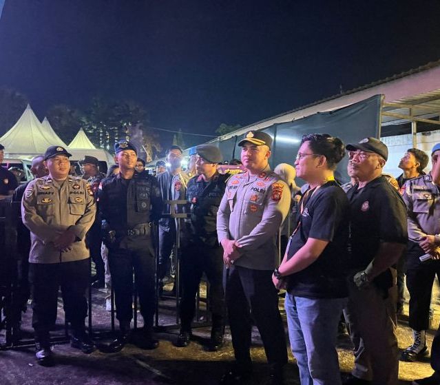 Ciptakan Suasana Aman dan Nyaman, Satbrimob Polda Kalbar Amankan Festival Musik di Kubu Raya