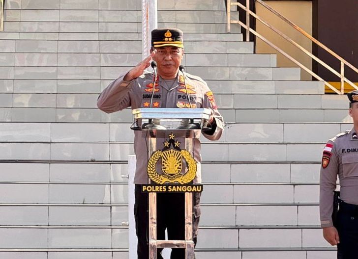 Photo of Kapolres Sanggau Tekankan Profesionalitas dan Pelayanan Humanis Saat Pimpin Apel Pagi Jam Pimpinan