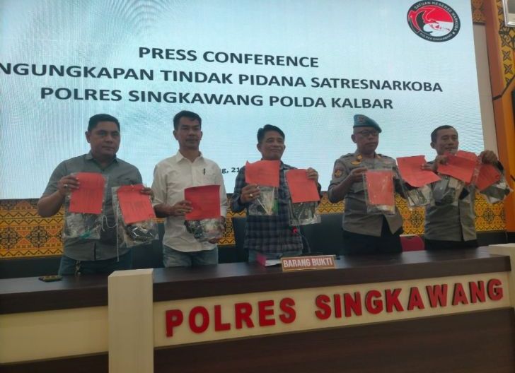 Photo of Sat Resnarkoba Polres Singkawang Ungkap 8 Kasus Narkotika Dengan 13 Tersangka