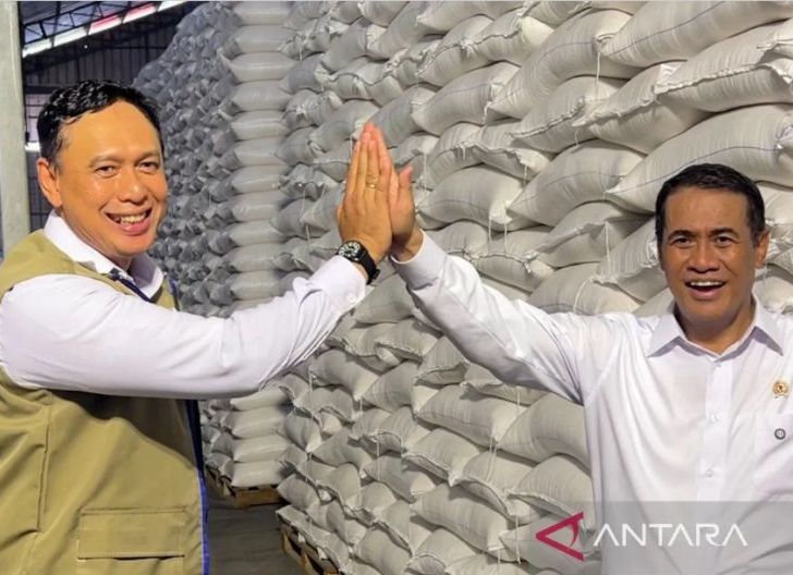 Photo of Energi Baru Seluruh Pemangku Kepentingan: Stok Beras Tembus 5 Juta Ton, Bukti Nyata Swasembada Pangan Nasional