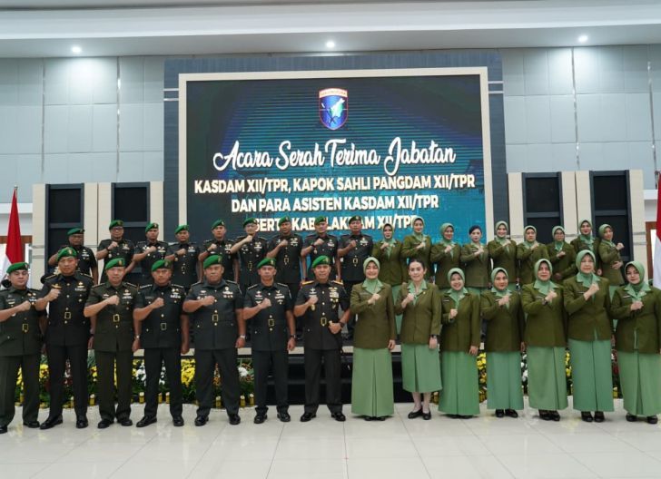 Photo of Pangdam XII/Tpr Pimpin Estafet Kepemimpinan: Brigjen TNI Bambang Sujarwo Resmi Menjabat Kasdam
