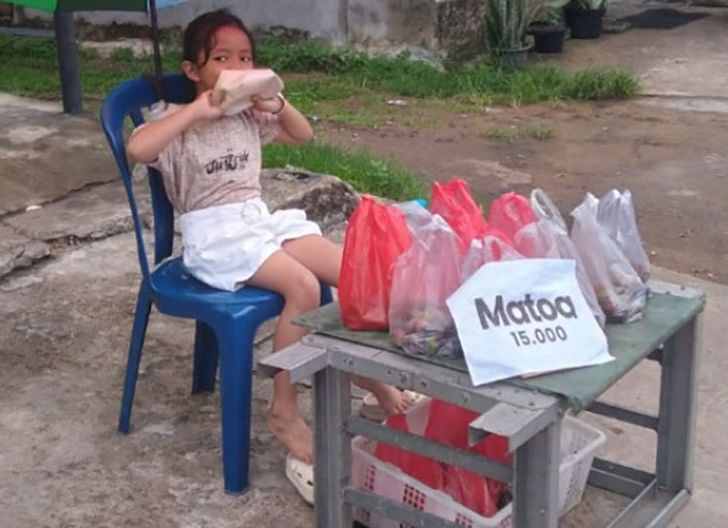 Photo of Kisah Sang Scoteris Cilik, Coy Menabung dan Berjualan Matoa untuk Menyemarakkan Touring Merah Putih ke-8