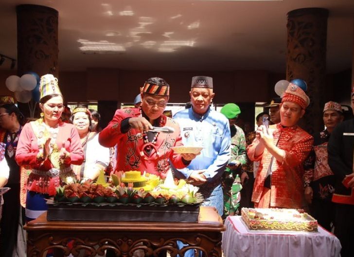 Photo of HUT ke-27 Bengkayang, Darwis Tekankan Optimisme dan Kemandirian