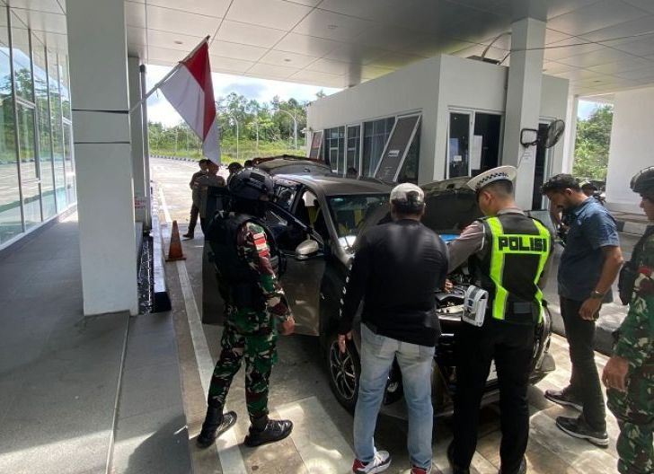 Photo of Berantas Penyelundupan di Perbatasan RI-Malaysia Sasar Rokok Ilegal dan Minol