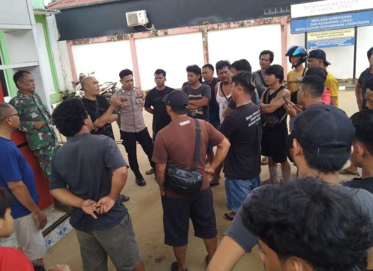 Photo of Polsek Meliau Luruskan Isu Viral BBM, Klarifikasi Ungkap Fakta Pengisian Berdasarkan Rekomendasi Desa