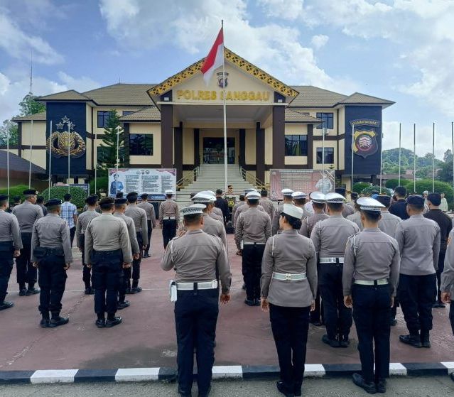 Wakapolres Sanggau Tekankan Profesionalitas dan Integritas dalam Apel Pagi Personel