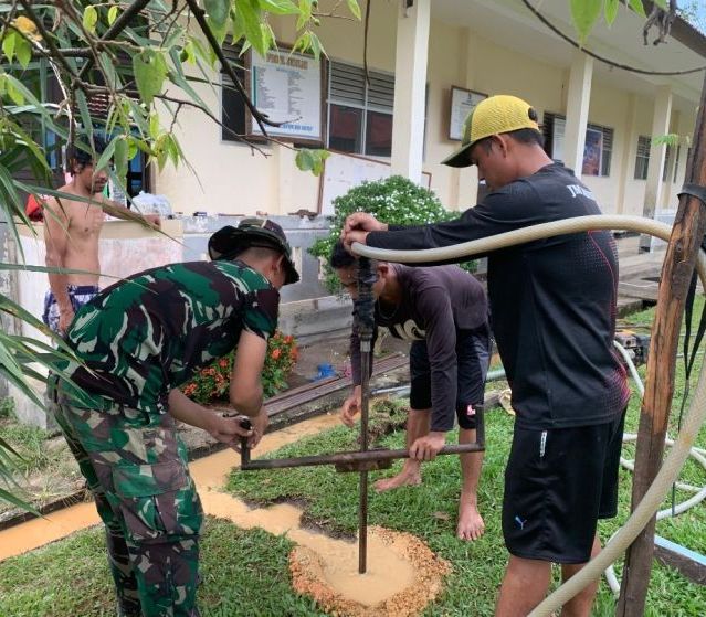 Satgas TMMD Ke-128 Kodim 1204/Sanggau Lakukan Pengeboran Sumur