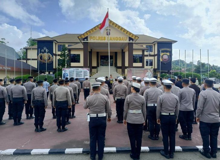 Photo of Wakapolres Sanggau Tekankan Profesionalitas dan Integritas dalam Apel Pagi Personel