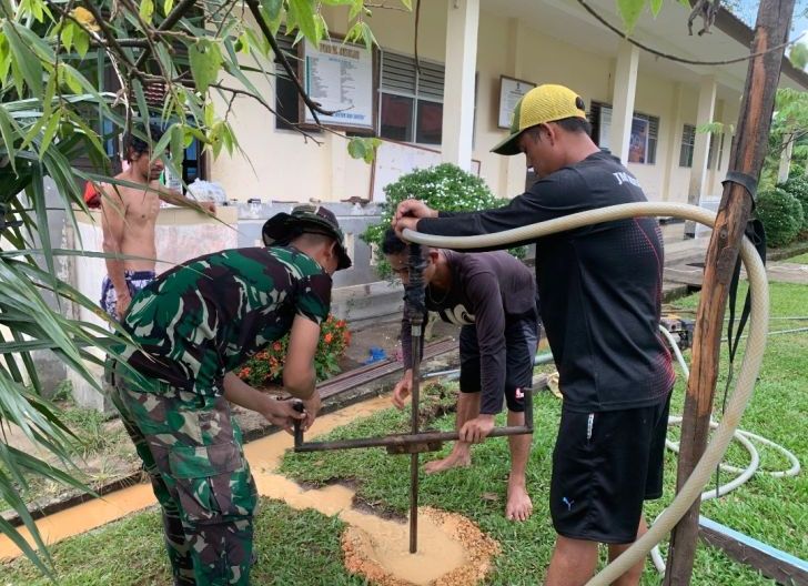Photo of Satgas TMMD Ke-128 Kodim 1204/Sanggau Lakukan Pengeboran Sumur