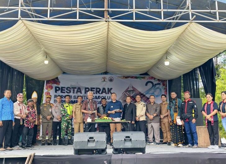 Photo of Alexander Wilyo Hadiri Pesta Perak Paroki Santo Carolus Borromeus Tembelina