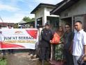 Jumat Berkah Satbrimob Polda Kalbar Salurkan Sembako untuk Warga Kurang Mampu