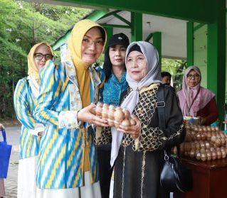 Sebar 15 ribu Telur Murah, TP PKK Pontianak Gelar Bazar