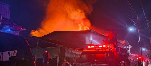 Empat Ruko di Singkawang Terbakar
