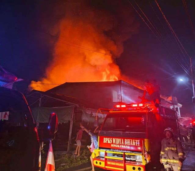 Empat Ruko di Singkawang Terbakar