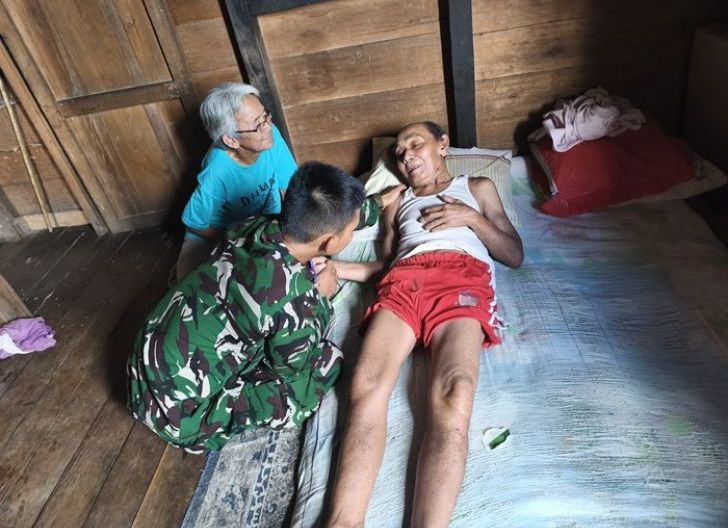 Photo of Warga Antusias Ikuti Pemeriksaan Kesehatan Gratis Satgas TMMD Ke-128 Kodim 1204/Sanggau