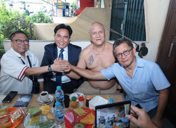 Photo of Jelang Pembukaan Bimteknas Partai Hanura, OSO Ajak Tokoh Nasional Ngopi Pagi di Asiang