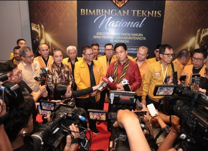 Photo of OSO Resmi Buka Bimteknas Anggota DPRD Hanura se-Indonesia