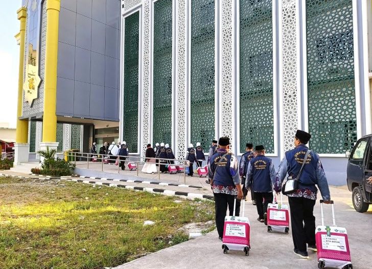 Photo of Lima Kloter 1.861 Jemaah Calon Haji Kalbar Siap Berangkat ke Tanah Suci pada Awal Mei