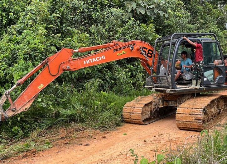 Photo of Dari Terisolasi Jadi Terhubung, TMMD Buka Jalan Semayang–Tanak 