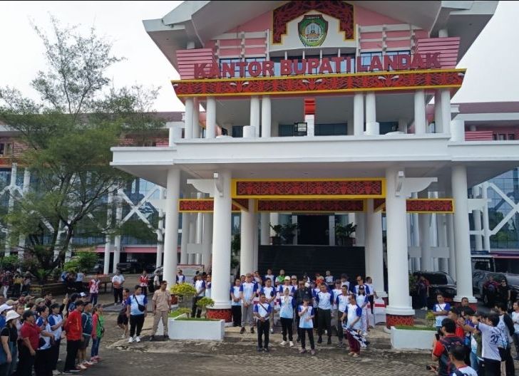 Photo of Diwakili Pasi Log, Dandim 1210/Landak Hadiri Peringatan May Day di Kantor Bupati