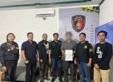 Photo of Polres Bengkayang Tahan Tersangka Kasus Persetubuhan Anak Bawah Umur 
