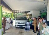 Photo of Bupati Bengkayang Lepas 10 Jemaah Calon Haji ke Tanah Suci, Tekankan Jaga Nama Baik Daerah