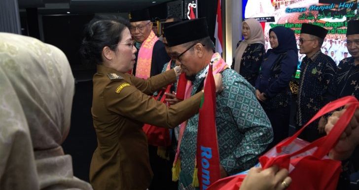 Wali Kota Singkawang Lepas 157 Jemaah Haji ke Tanah Suci