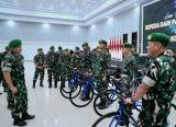 Photo of Dukung Tour de Singkawang, Pangdam XII/Tpr Bagikan 30 Unit Sepeda untuk Personel