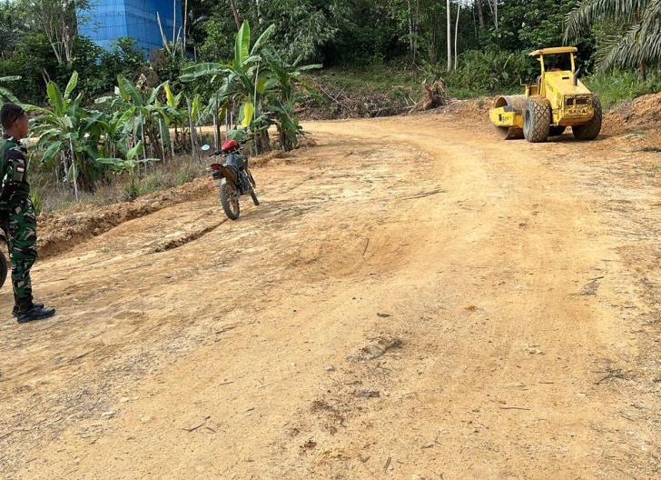 Photo of Jalan TMMD Semayang–Tanak Ditingkatkan dengan Alat Berat 