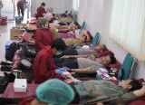 Photo of Satbrimob Polda Kalbar Ikut Donor Darah HUT ke-62 Bank Kalbar, Tegaskan Komitmen Kemanusiaan