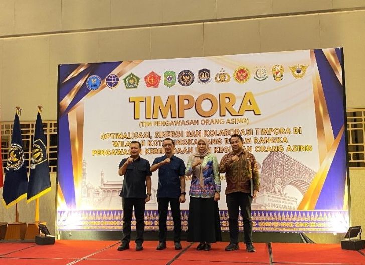Photo of Rapat Timpora di Singkawang, Perkuat Pengawasan Orang Asing dan Cegah Potensi Pelanggaran Keimigrasian