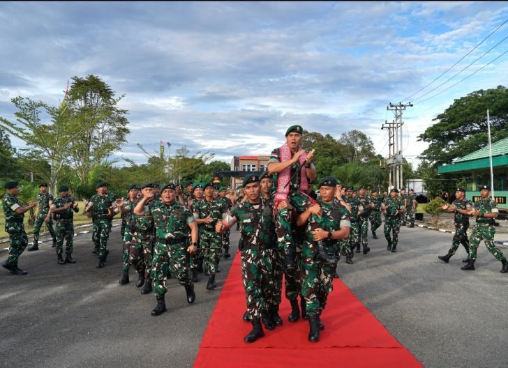 Photo of Sambangi Yonif 644/Walet Sakti, Pangdam XII/Tpr: Prajurit Infanteri Harus Mahir dan Militan