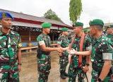 Photo of Pangdam XII/Tpr Tinjau Yonif TP 927/Uncak Kapuas: Perkuat Pertahanan dan Pembangunan di Perbatasan