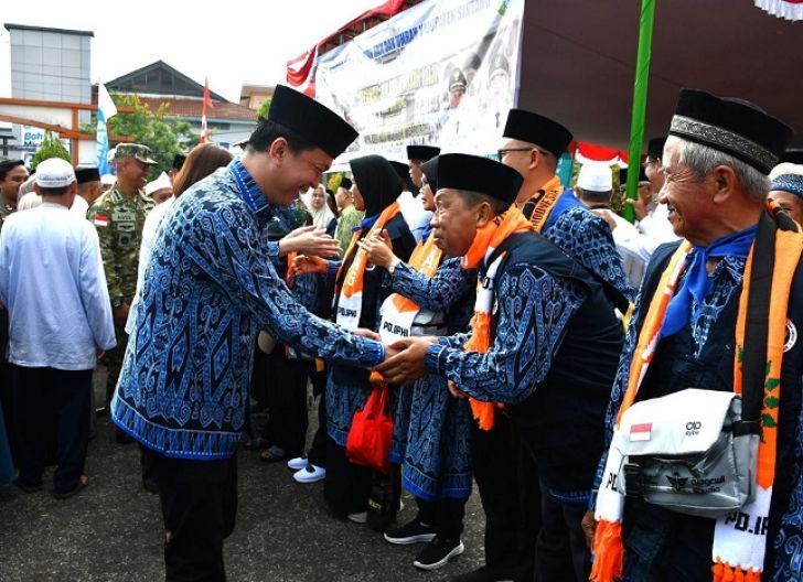 Photo of 33 Jemaah Calon HajiAsal Sintang Tiba di Tanah Suci