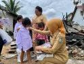 Penggiat Sosial Beri Perlengkapan Sekolah Anak Korban Kebakaran