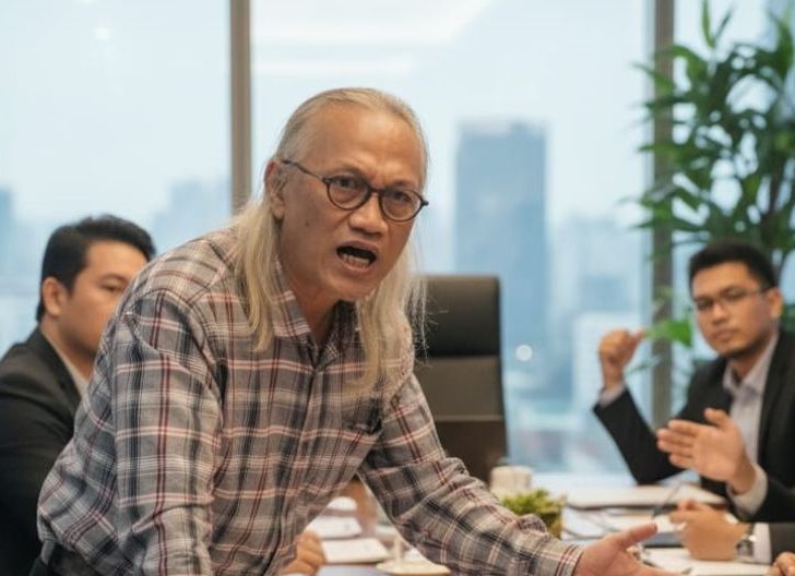 Photo of 'e-KTP Cuma Jadi Pajangan Chip?' Herman Hofi Kritik Keras Dukcapil yang Kembali Legalkan Fotokopi KTP