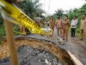 Jalan Putus Diterjang Bencana di Angan Tembawang, Karolin Instruksikan Prioritas Penanganan Darurat