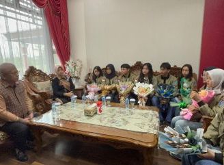 Kepulangan Ocha dan Tim LCC Smansa Pontianak Disambut Penuh Kebanggaan