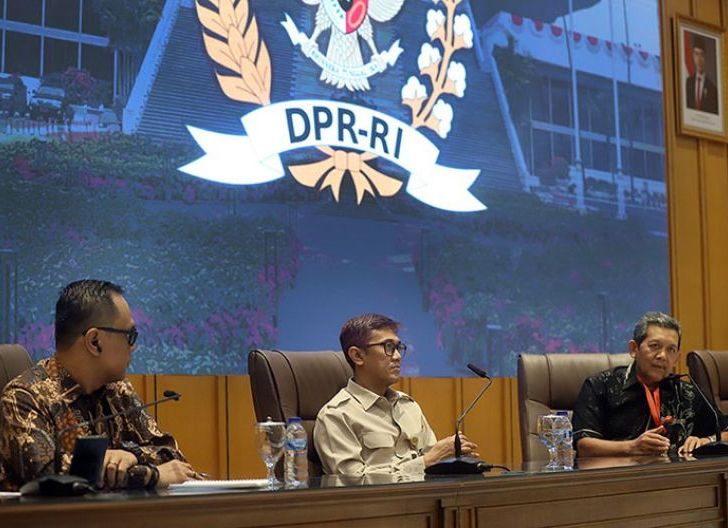 Photo of Alasan Kesehatan dari Arab Saudi, DPR Pastikan Pengawasan Ketat Keselamatan Jemaah Haji