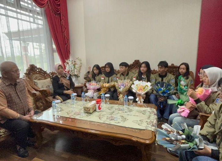 Photo of Kepulangan Ocha dan Tim LCC Smansa Pontianak Disambut Penuh Kebanggaan