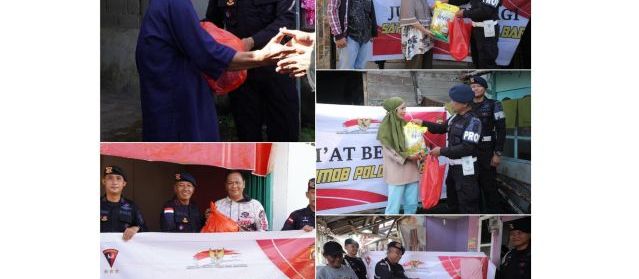 Satbrimob Polda Kalbar Konsisten Tebar Kepedulian Lewat Program Jum’at Berbagi