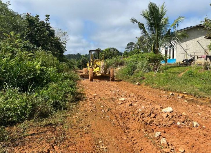 Photo of Satgas TMMD dan Alat Berat Percepat Pengerjaan Jalan 