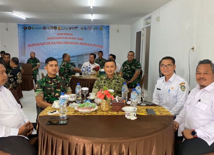 Photo of Dandim 1210/Landak Beserta Jajaran Ikuti Launching 1.061 Koperasi Desa/Kelurahan Merah Putih Secara Virtual