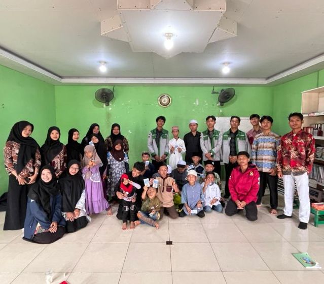 Milad FKMI Ulul Albab dan BKMI Untan Diisi Bakti Sosial Bersama Anak Panti Al-Kautsar