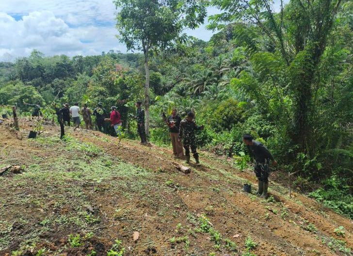 Photo of Desa Semayang Semakin Asri Berkat Penanaman Pohon TMMD 