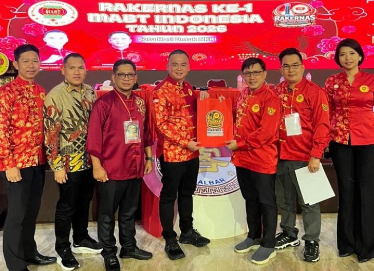 Photo of Satukan Visi Sempurnakan AD/ART, The Iu Sia Buka Rakernas Pertama MABT Indonesia