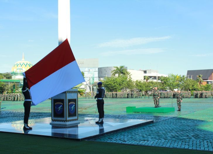 Photo of Pimpin Upacara Bendera, Kasdam XII/Tpr Sampaikan Amanat Kasad