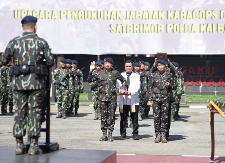 Photo of Dansatbrimob Polda Kalbar Kukuhkan Kabagops dan Danyon B Pelopor, Dorong Inovasi dan Profesionalisme